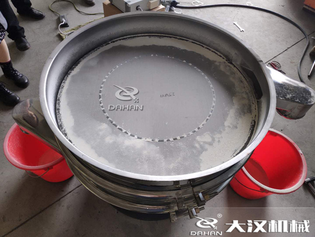 篩分過程中帶有水分的物料會影響篩分效果嗎？