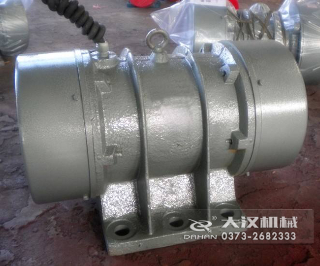 VB振動(dòng)電機(jī)是靠偏心塊的振動(dòng)而造成的，振動(dòng)源所以偏心塊的角度和大小是比較重要的。