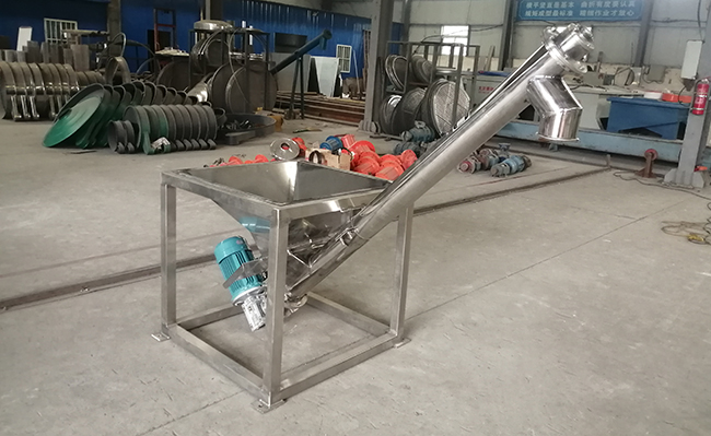 ls螺旋輸送機：型號齊全，結(jié)構(gòu)簡單，占地面積小，輸送能力強。